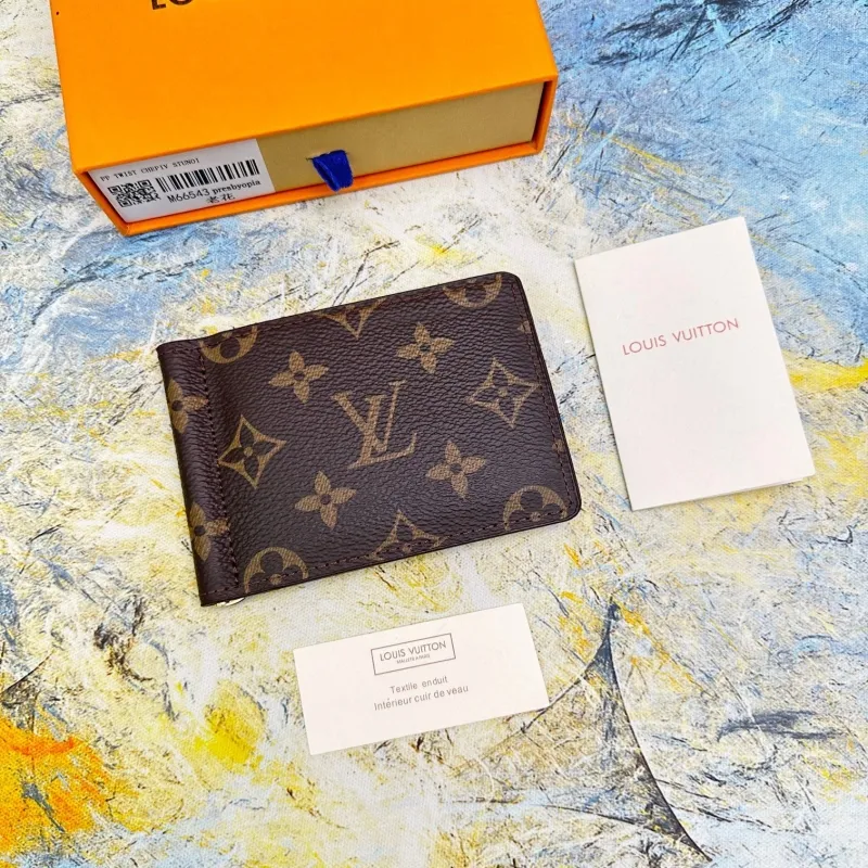 LV Wallets-612