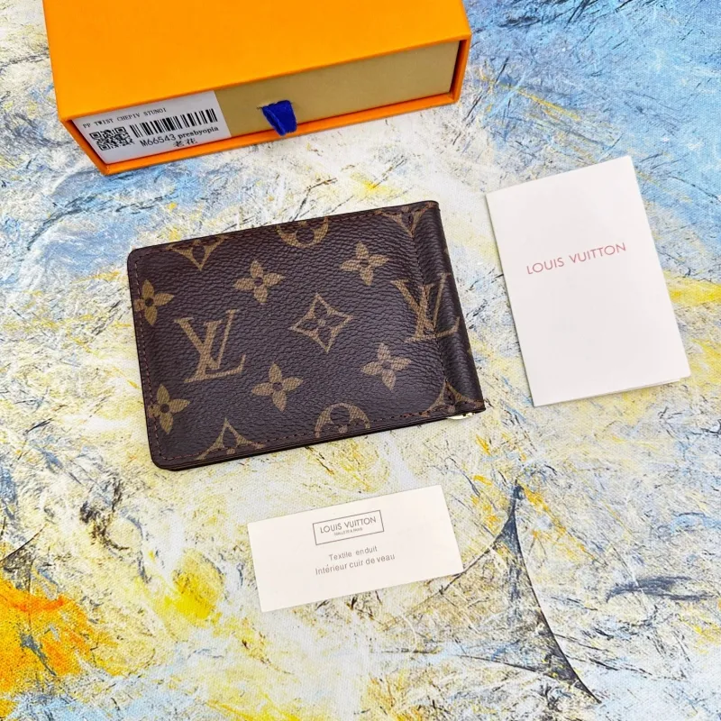 Alternative view of LV Wallets-612
