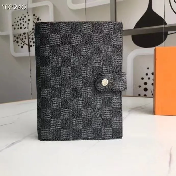 LV Wallets-615
