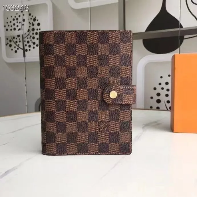 LV Wallets-617