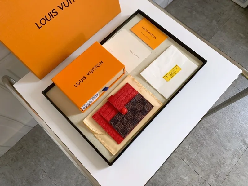 LV Wallets-626