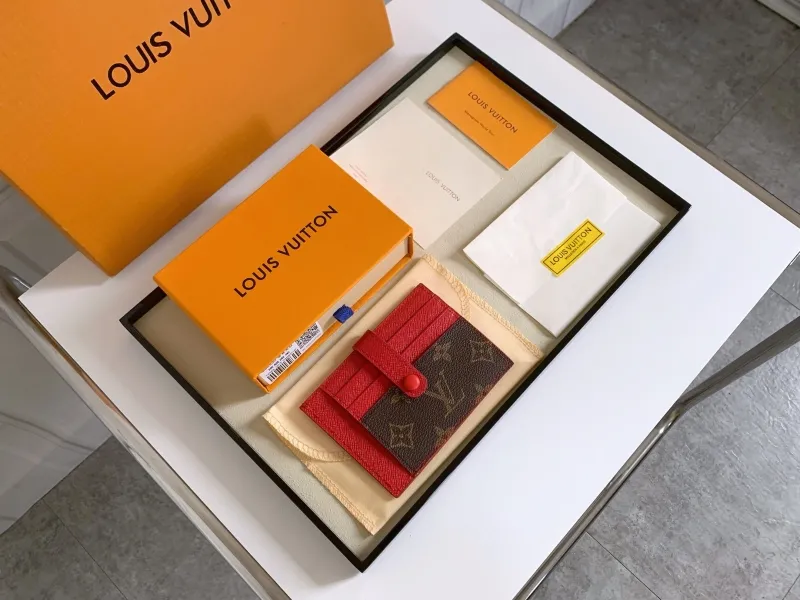 LV Wallets-630