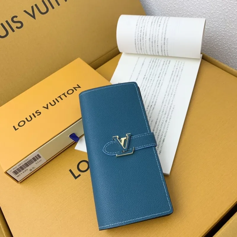 LV Wallets-634