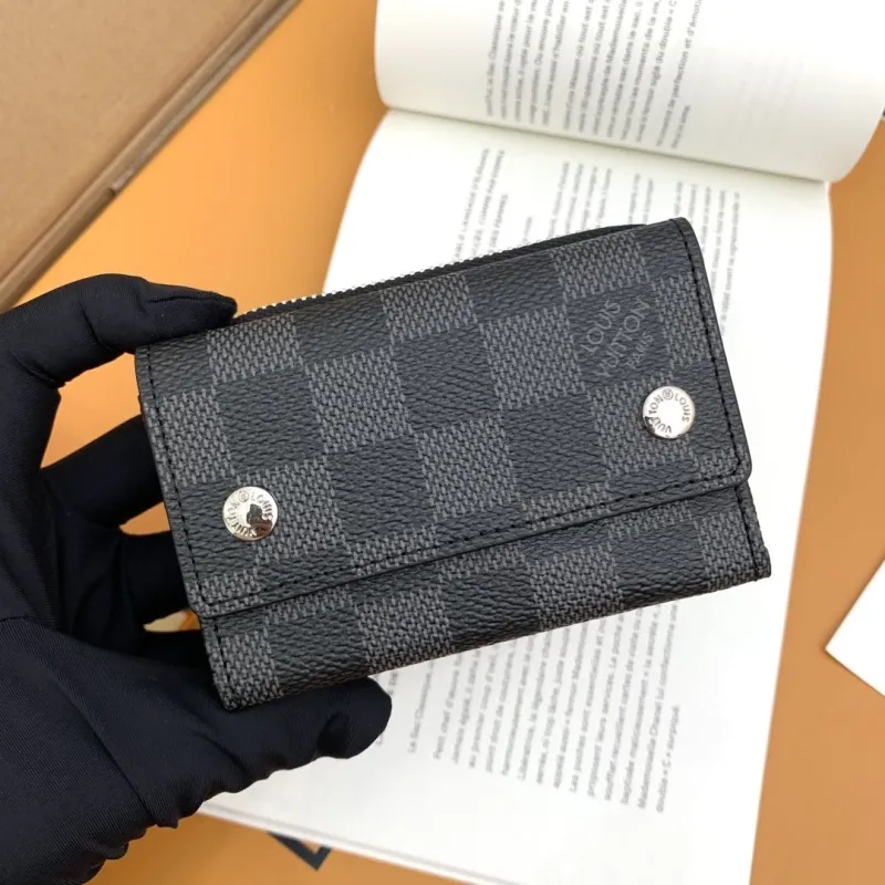 LV Wallets-638
