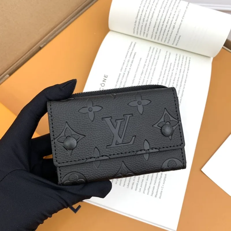 LV Wallets-639