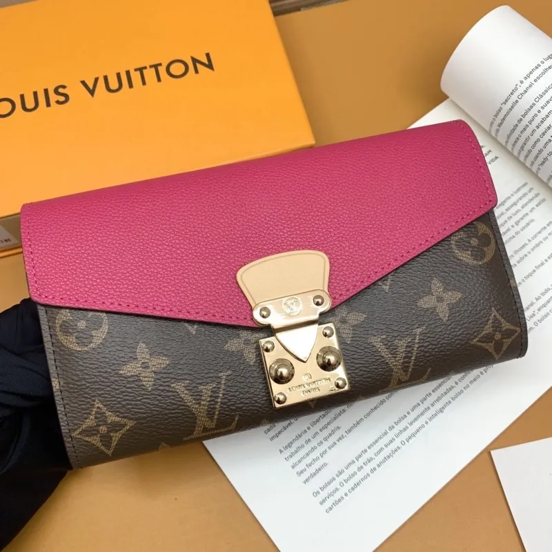 LV Wallets-642