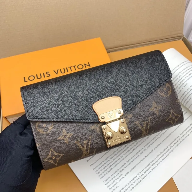 LV Wallets-643