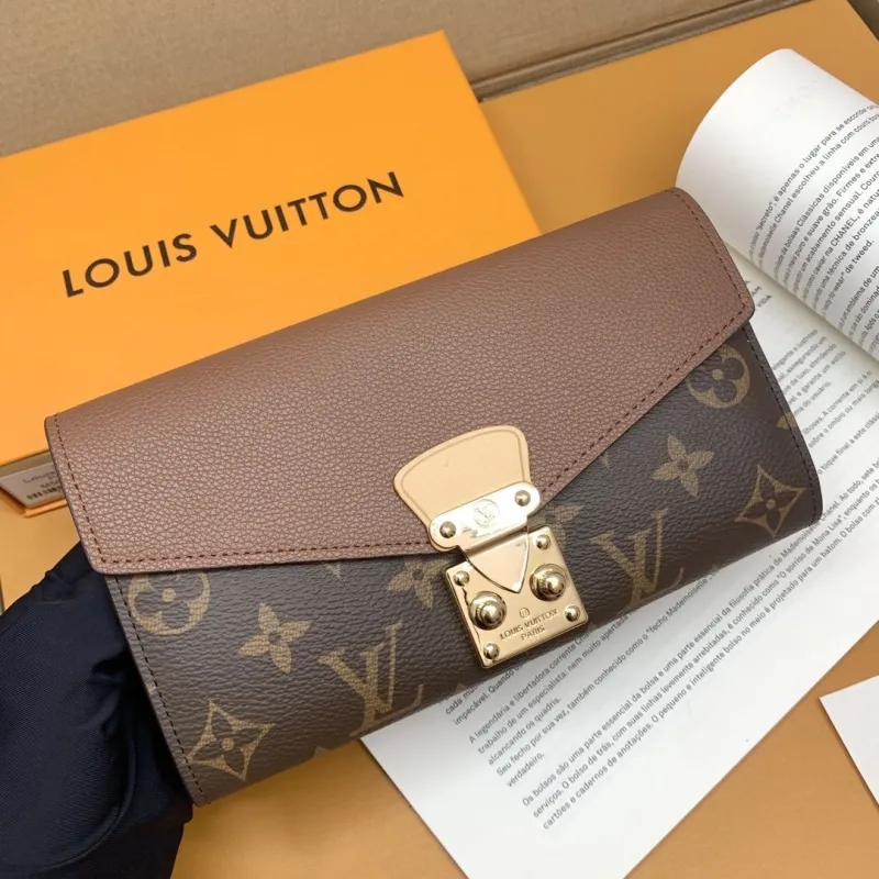 LV Wallets-646