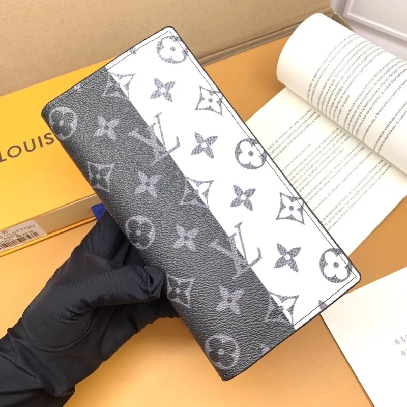 LV Wallets-647