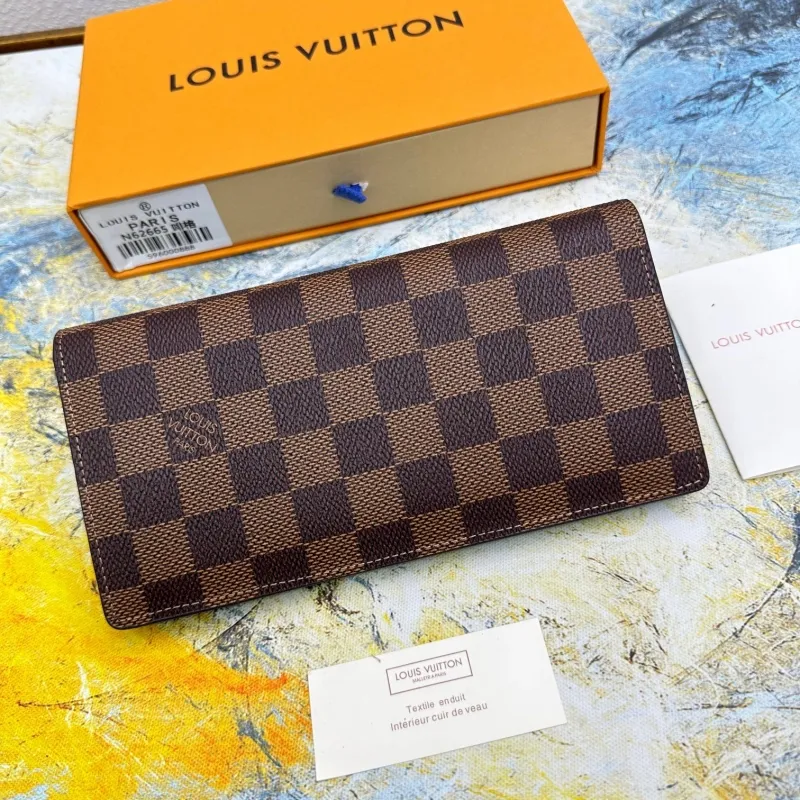 LV Wallets-653
