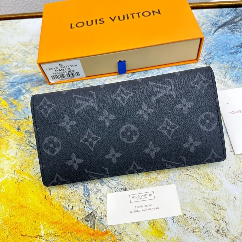 LV Wallets-656