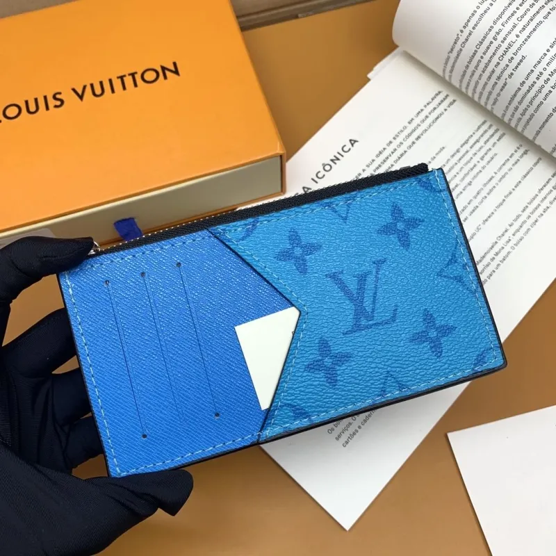 Alternative view of LV Wallets-657