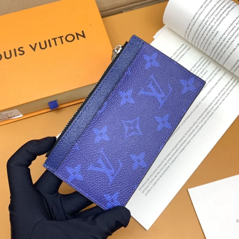 Alternative view of LV Wallets-659