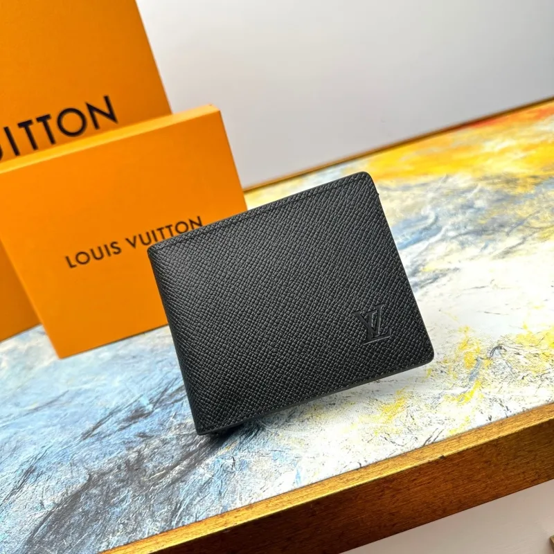 LV Wallets-660