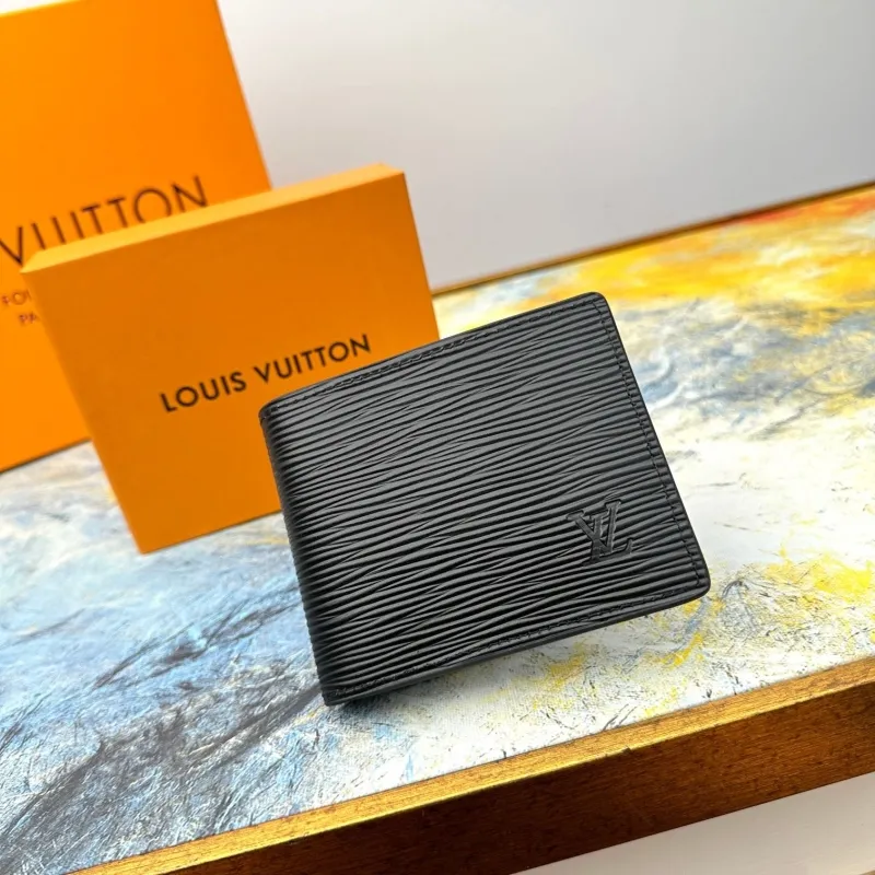 LV Wallets-665