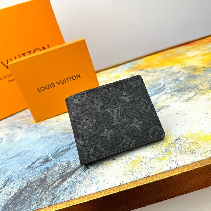 LV Wallets-668