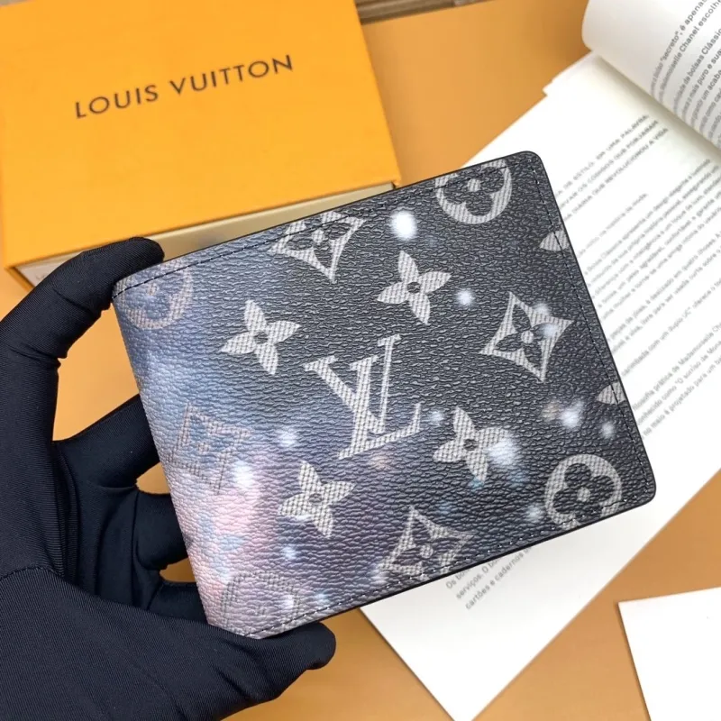LV Wallets-671