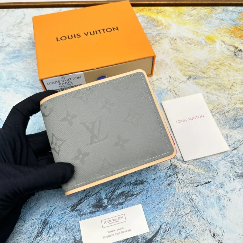 LV Wallets-673