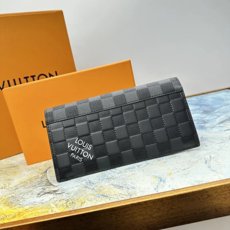 LV Wallets-678