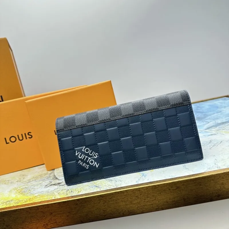 LV Wallets-682