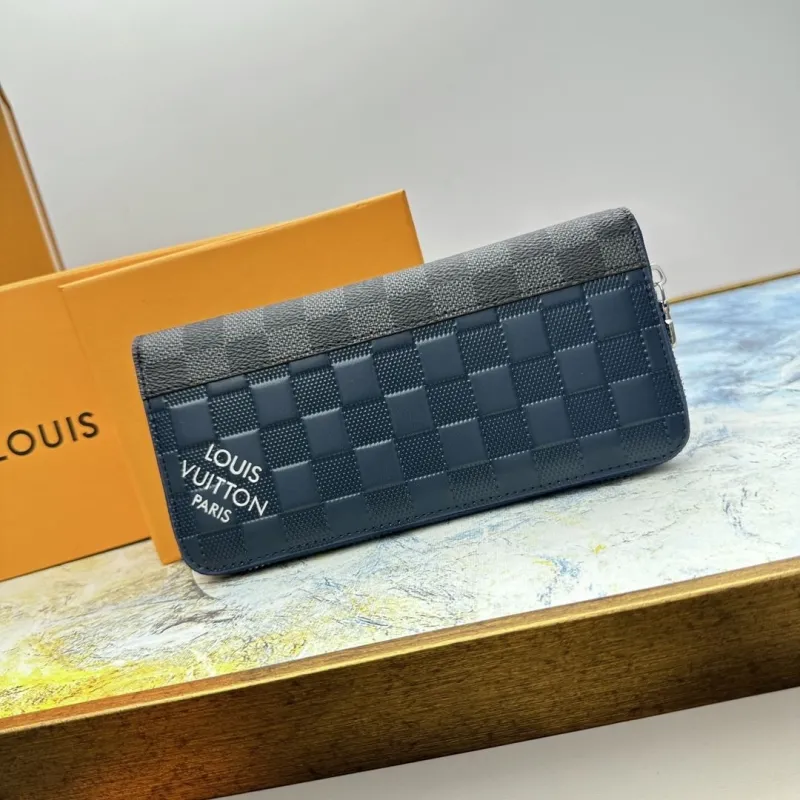 LV Wallets-683