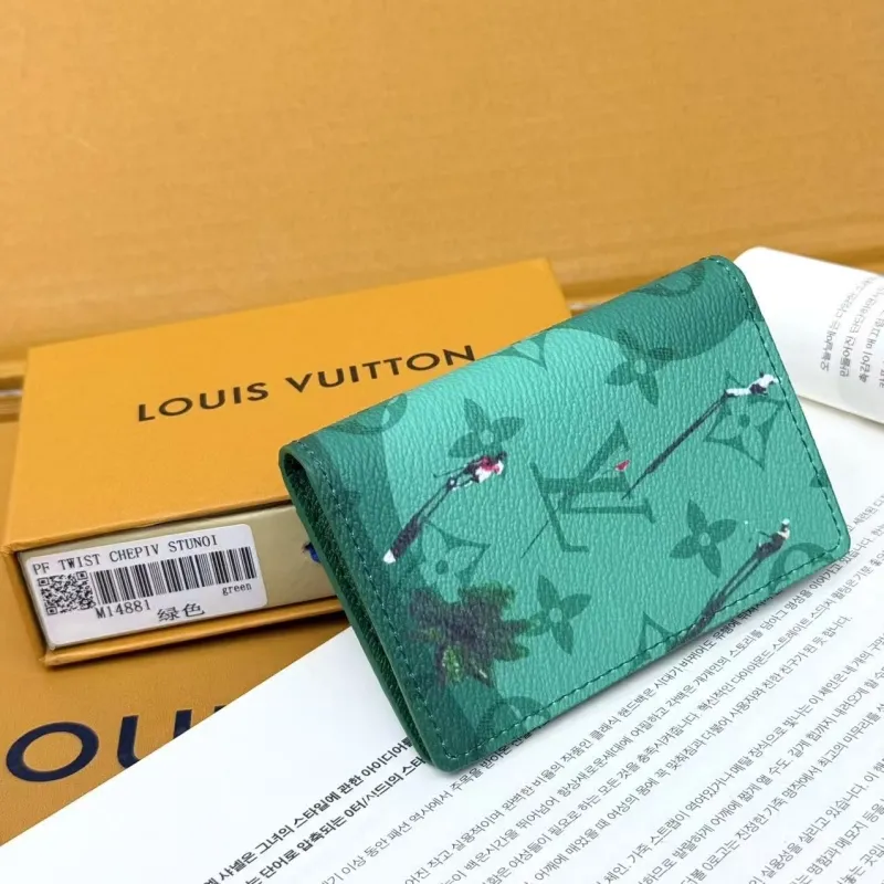 Alternative view of LV Wallets-691