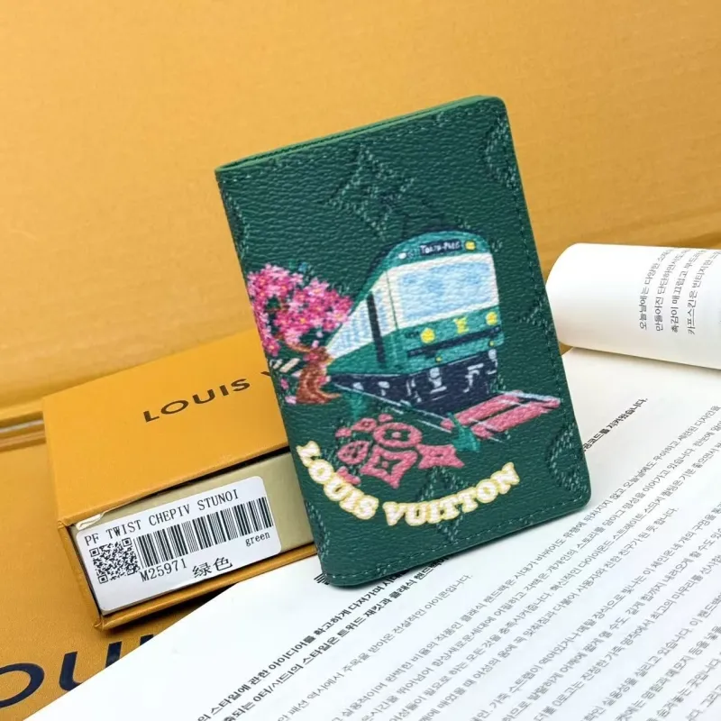 LV Wallets-694