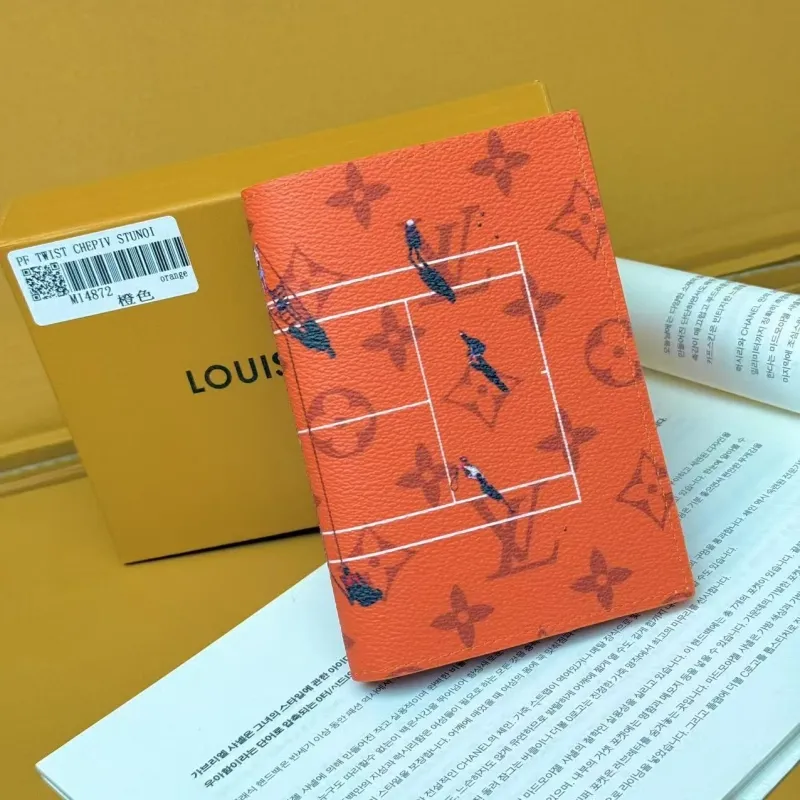 LV Wallets-695