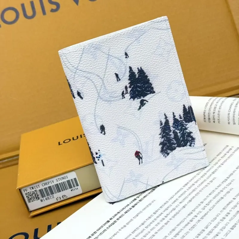 LV Wallets-697
