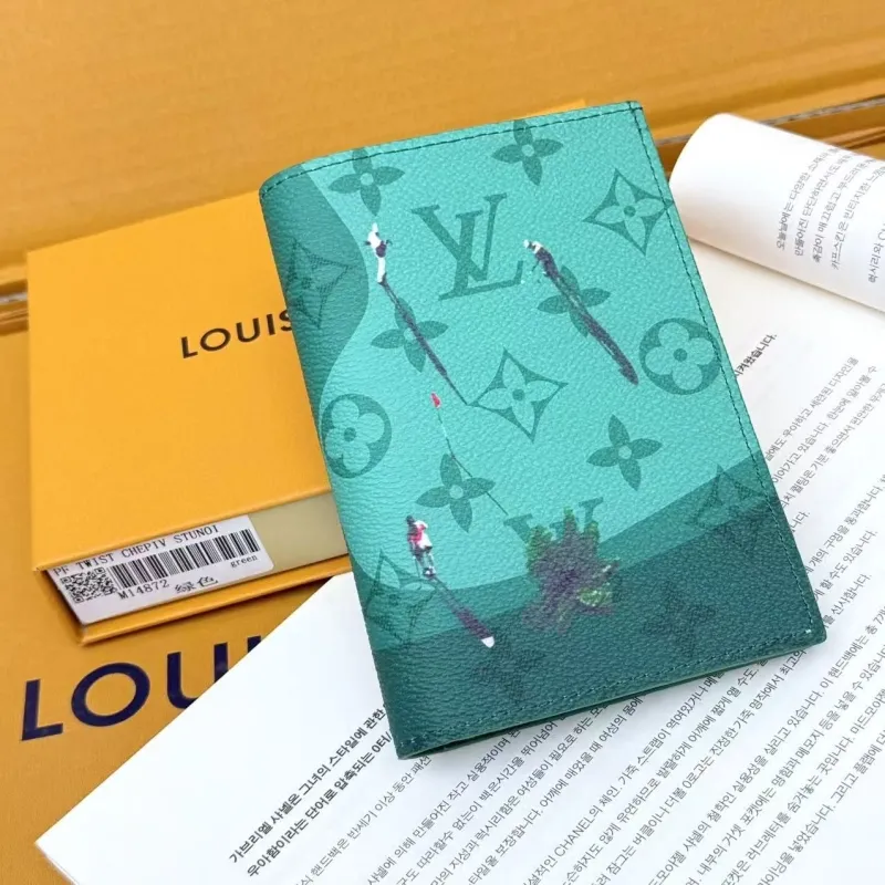 LV Wallets-698