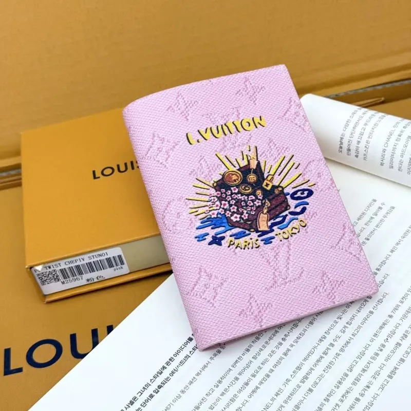 LV Wallets-700