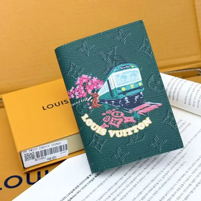LV Wallets-701