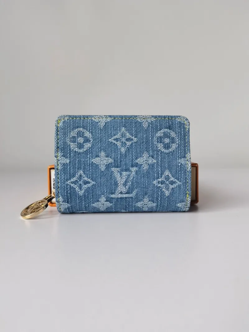LV Wallets-713