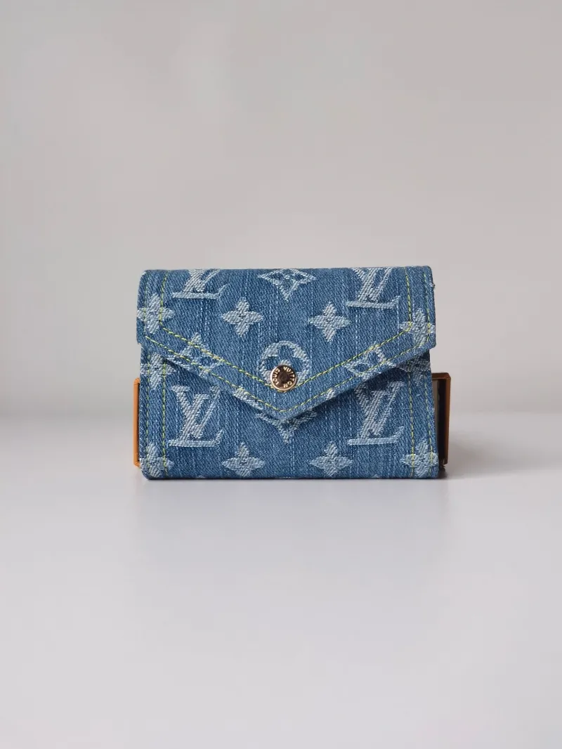 LV Wallets-714