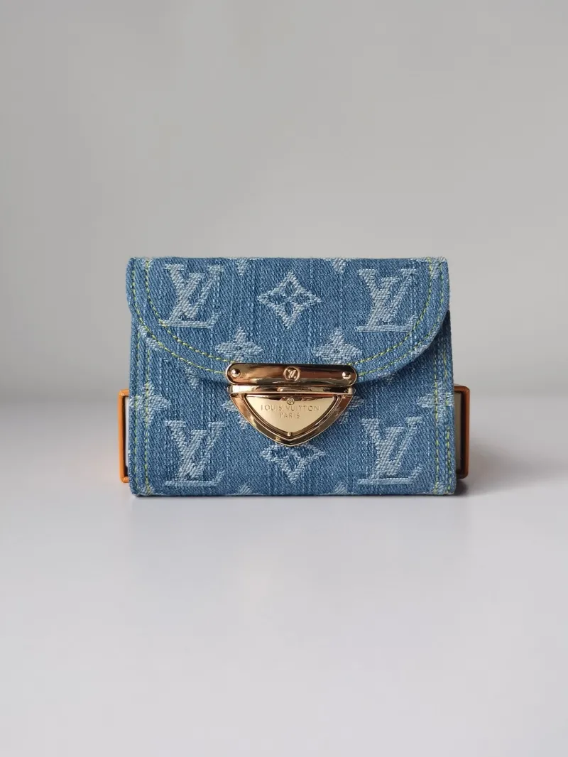 LV Wallets-716