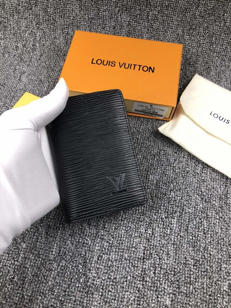 Alternative view of LV Wallets-721