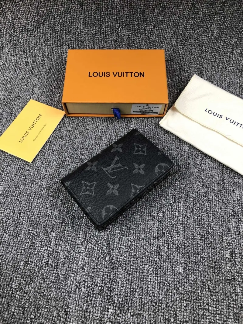 Alternative view of LV Wallets-723