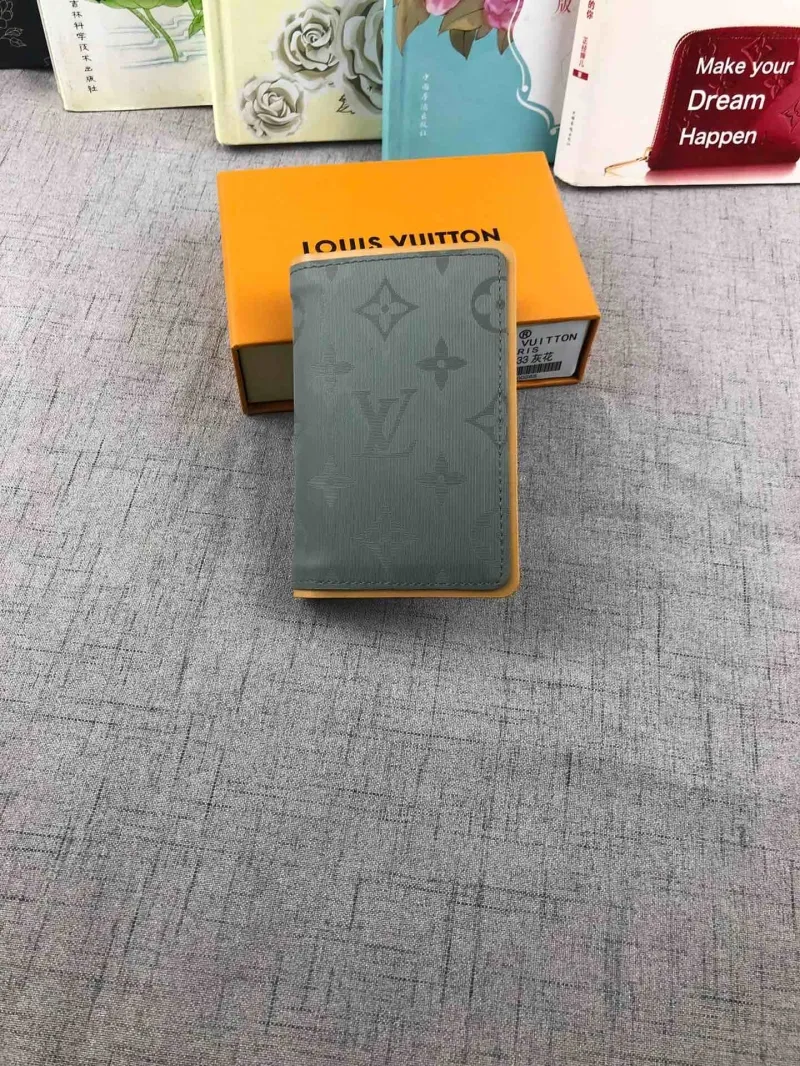 LV Wallets-729