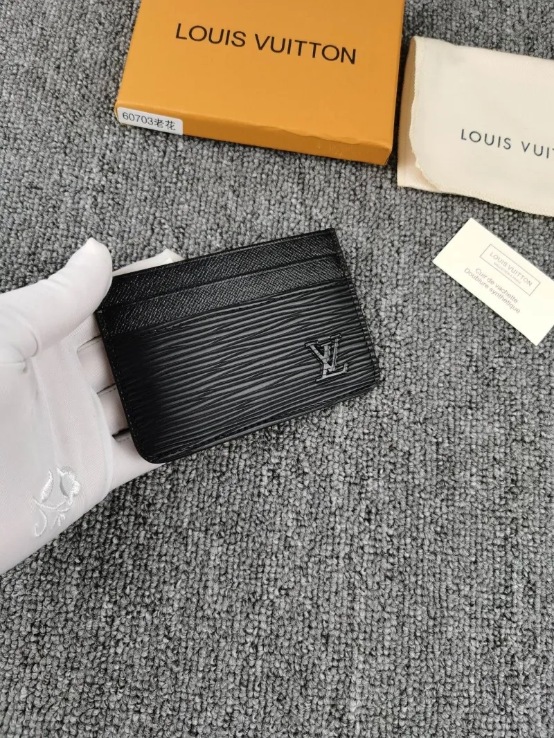 Alternative view of LV Wallets-731