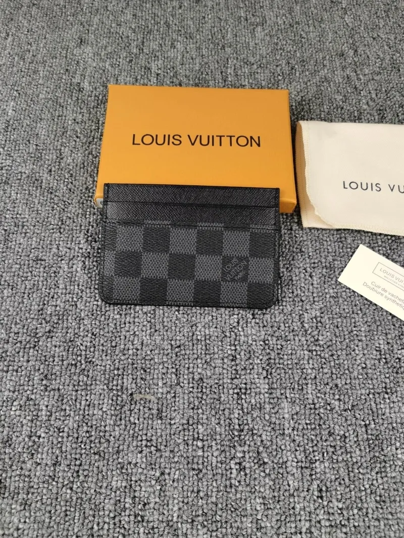 LV Wallets-732