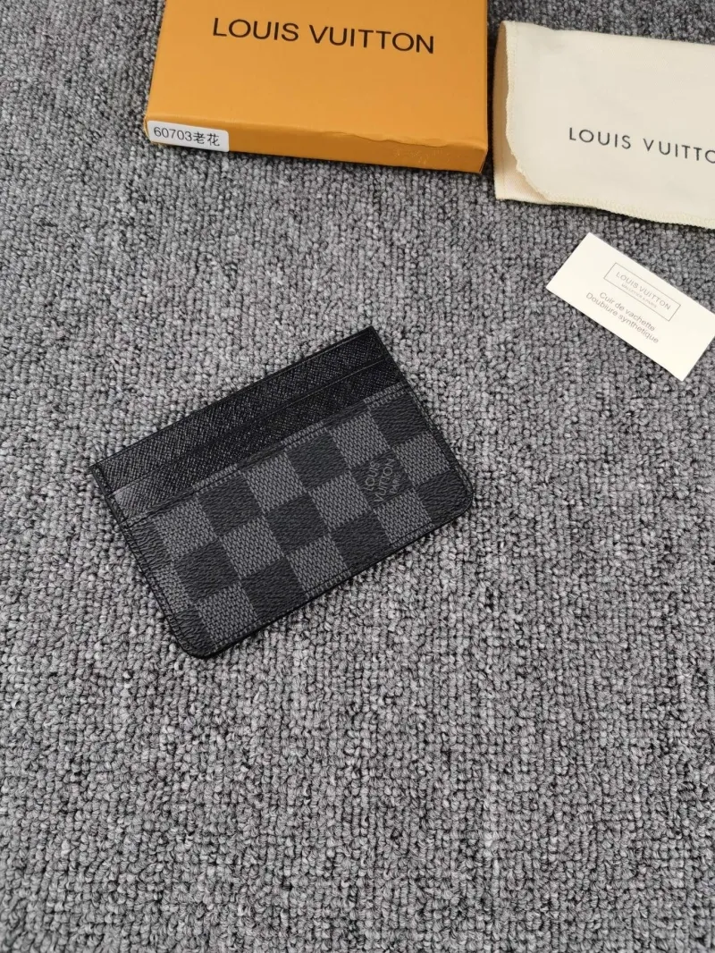 Alternative view of LV Wallets-732