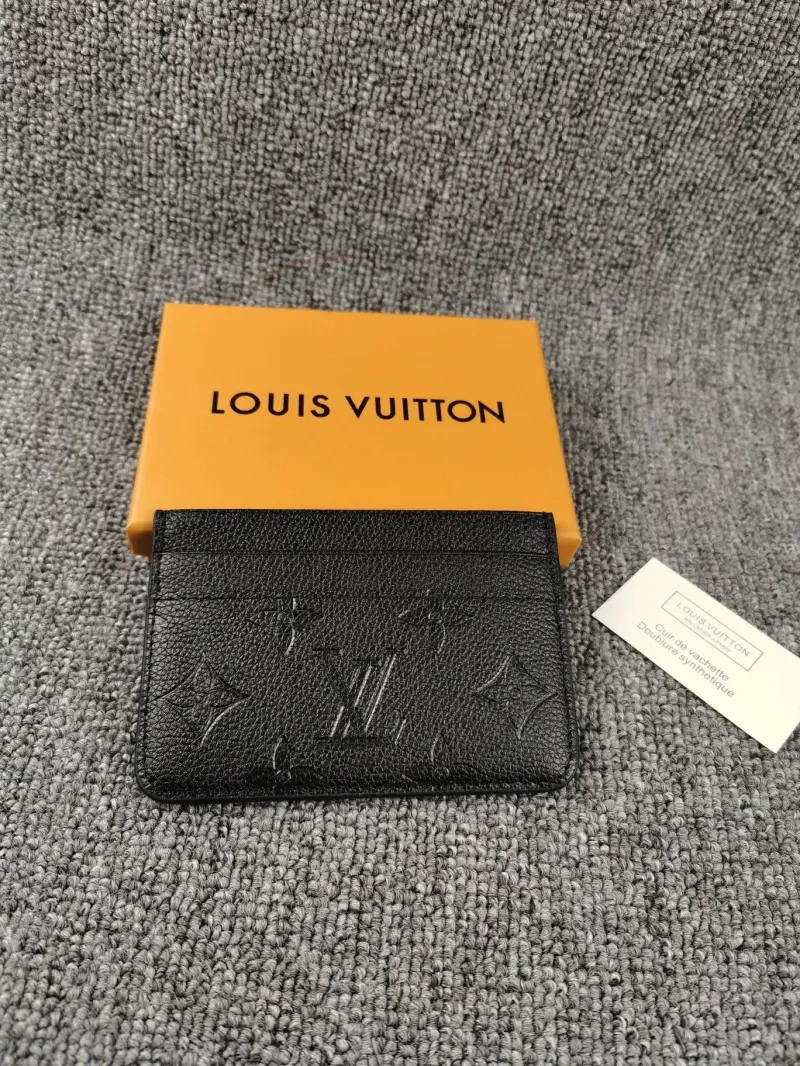LV Wallets-736