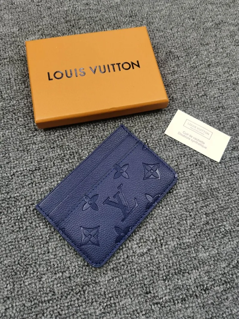 Alternative view of LV Wallets-738