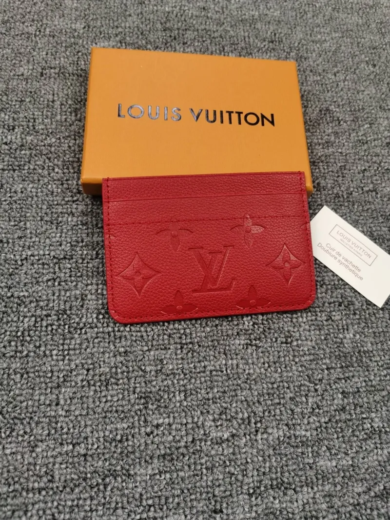 LV Wallets-739