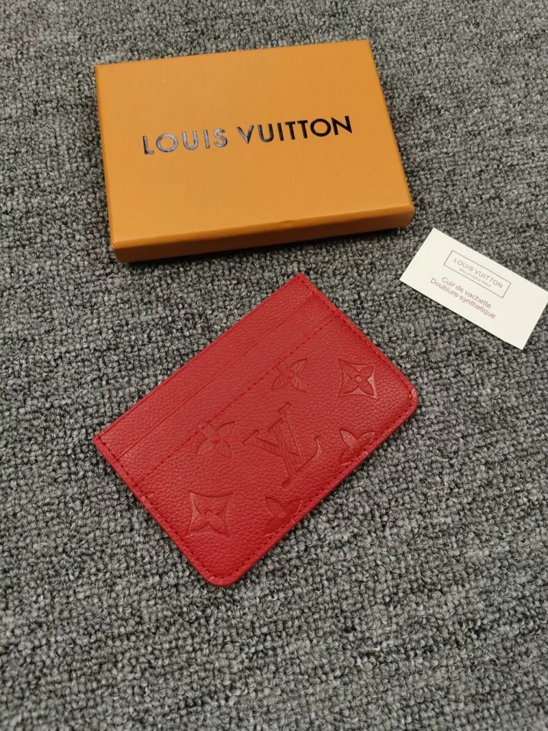 Alternative view of LV Wallets-739