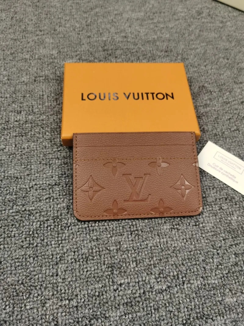 LV Wallets-740