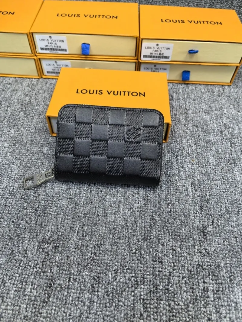 LV Wallets-742