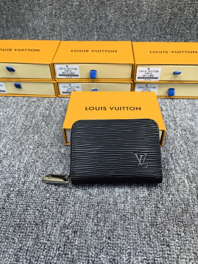 LV Wallets-744