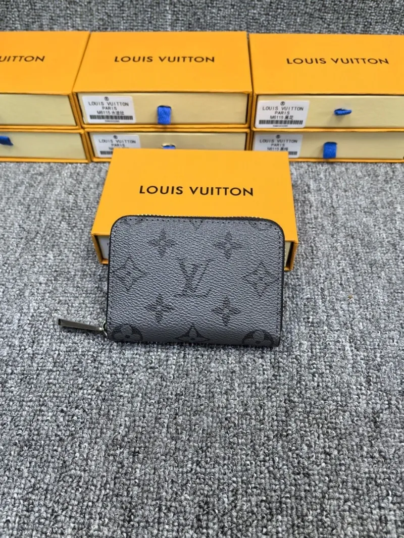 LV Wallets-747