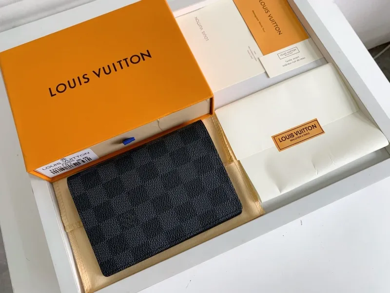 LV Wallets-754